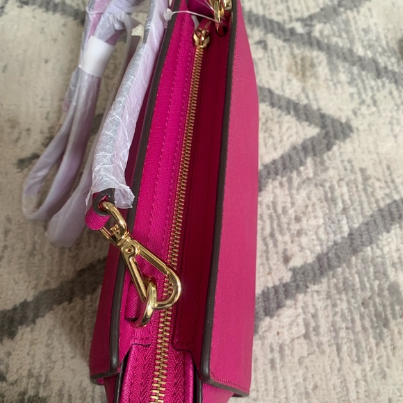 New Michael Kors Selma Medium Messenger Crossbody - Picture 5 of 7